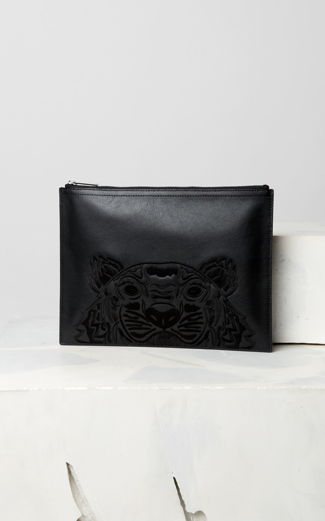 Kenzo Tiger leather Moška Pisemska Torbica Črna SI-1595184